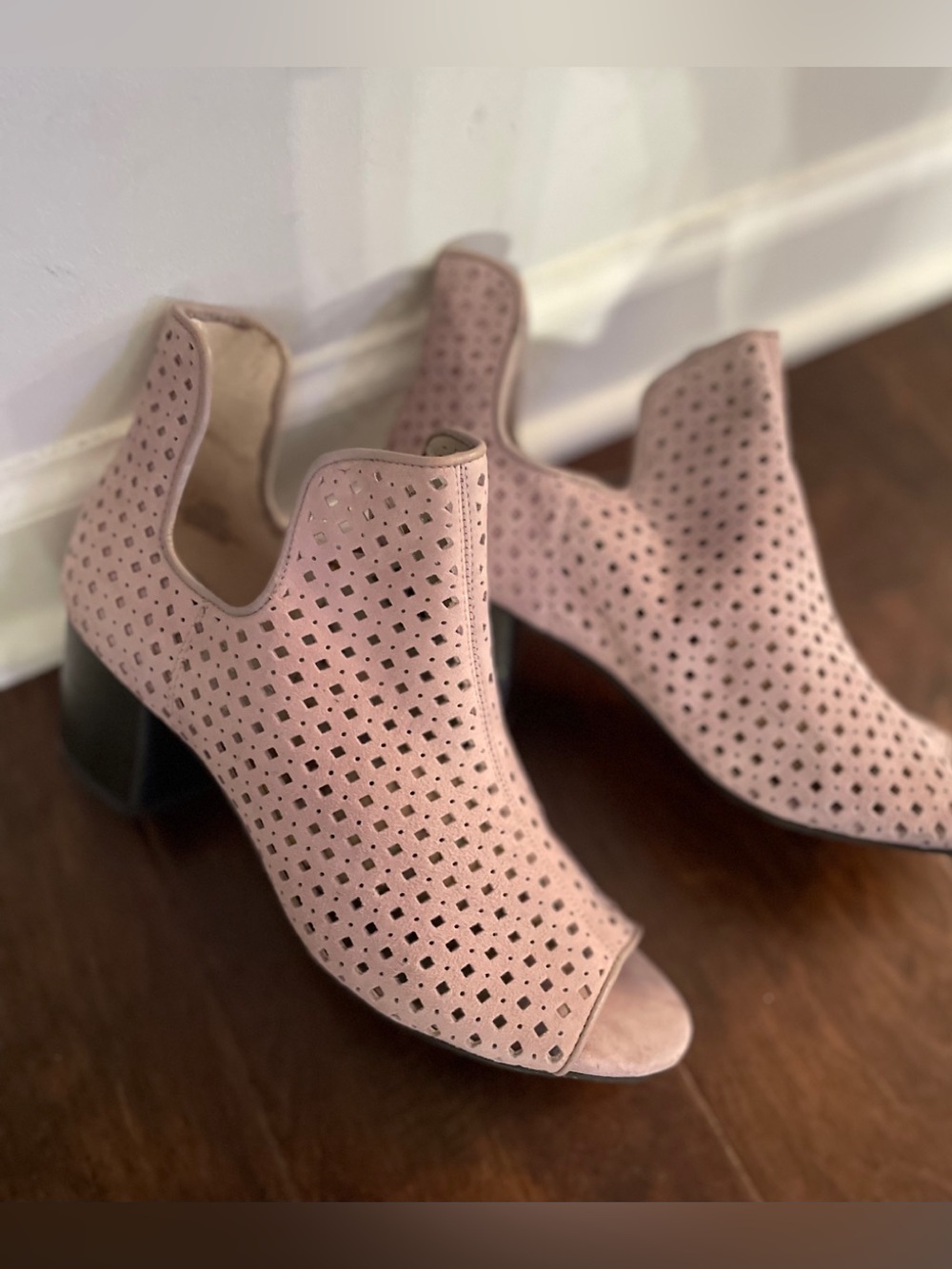 LOGO Peep Toe Ankle Boots Size7 Light Lavender Casual Chic Bohemian Transitional